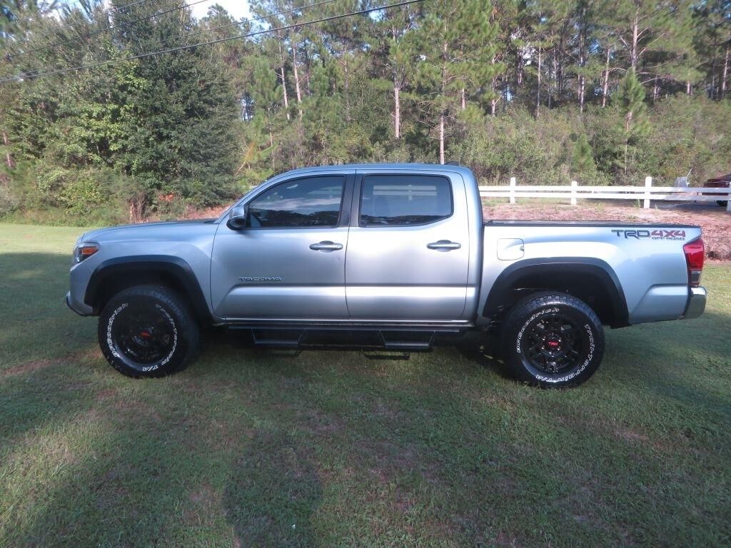 2017 TOYOTA Tacoma