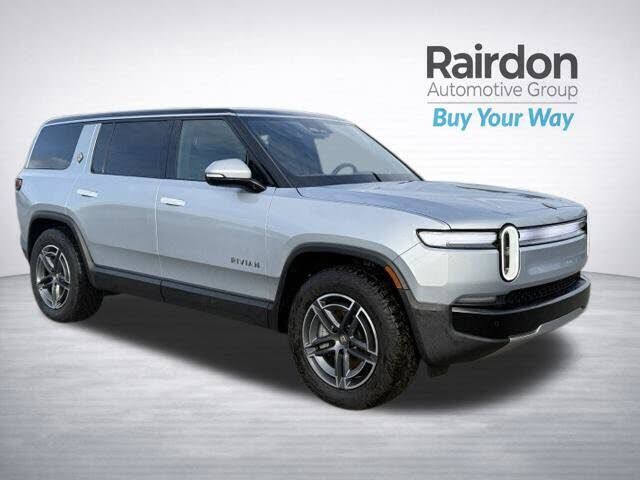 2025 RIVIAN R1S