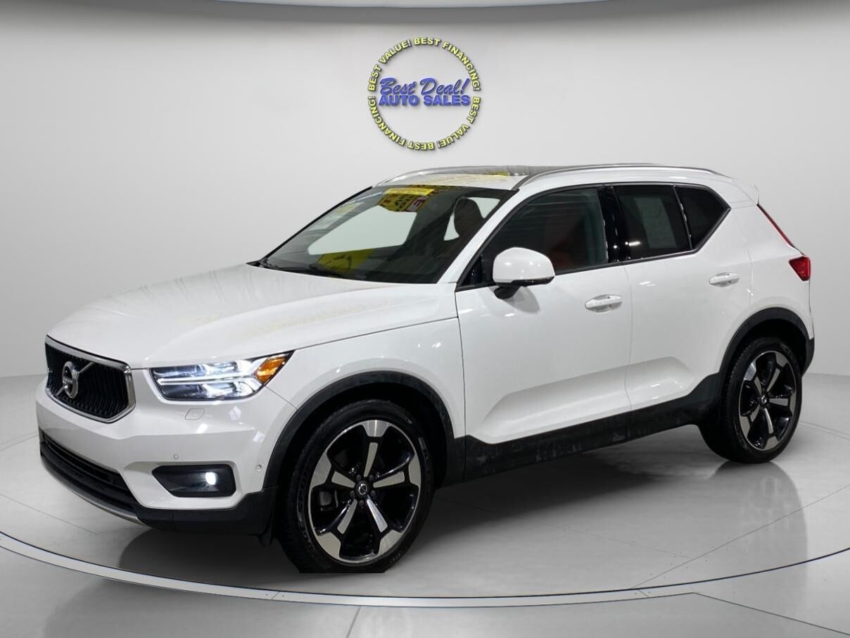 2019 VOLVO XC40