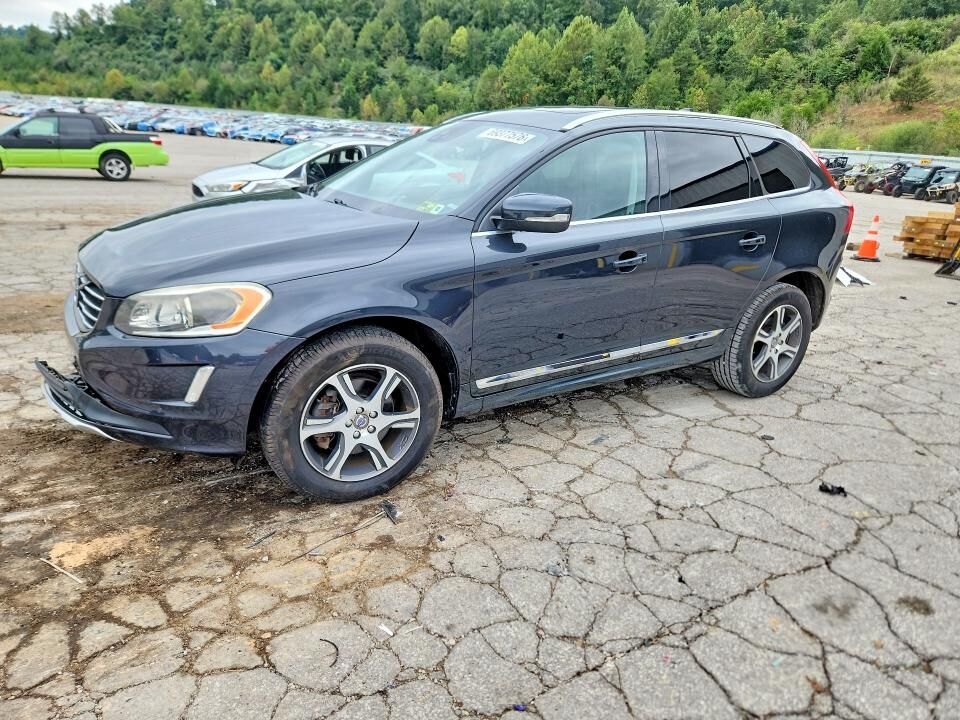 2015 VOLVO XC60