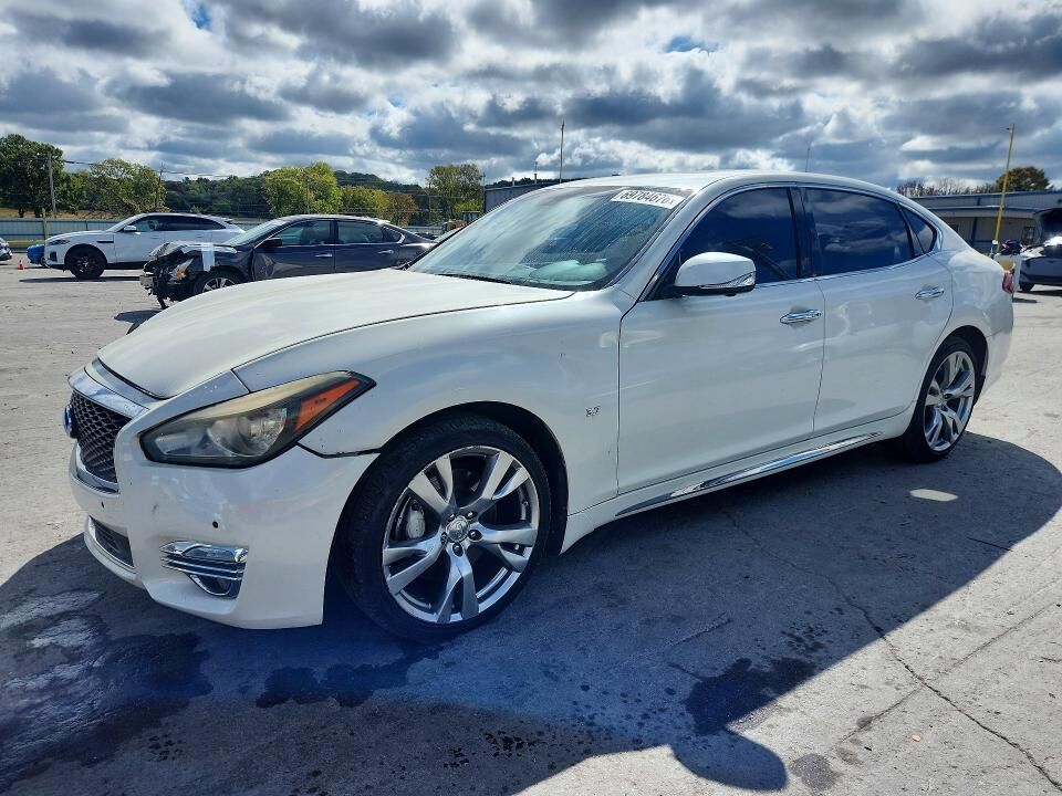 2017 INFINITI Q70L