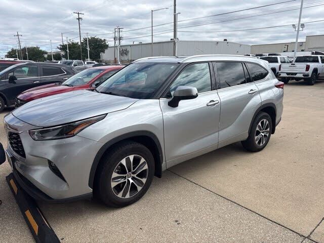 2021 TOYOTA Highlander