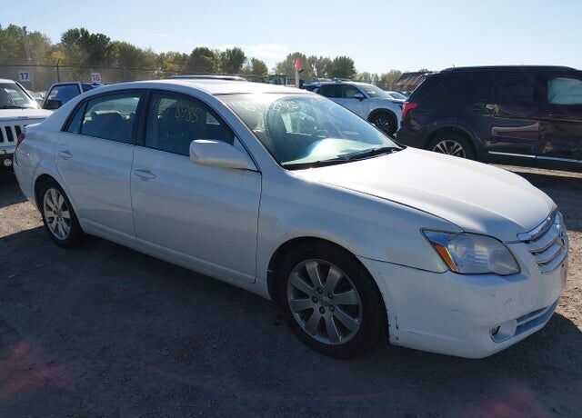 2005 TOYOTA Avalon