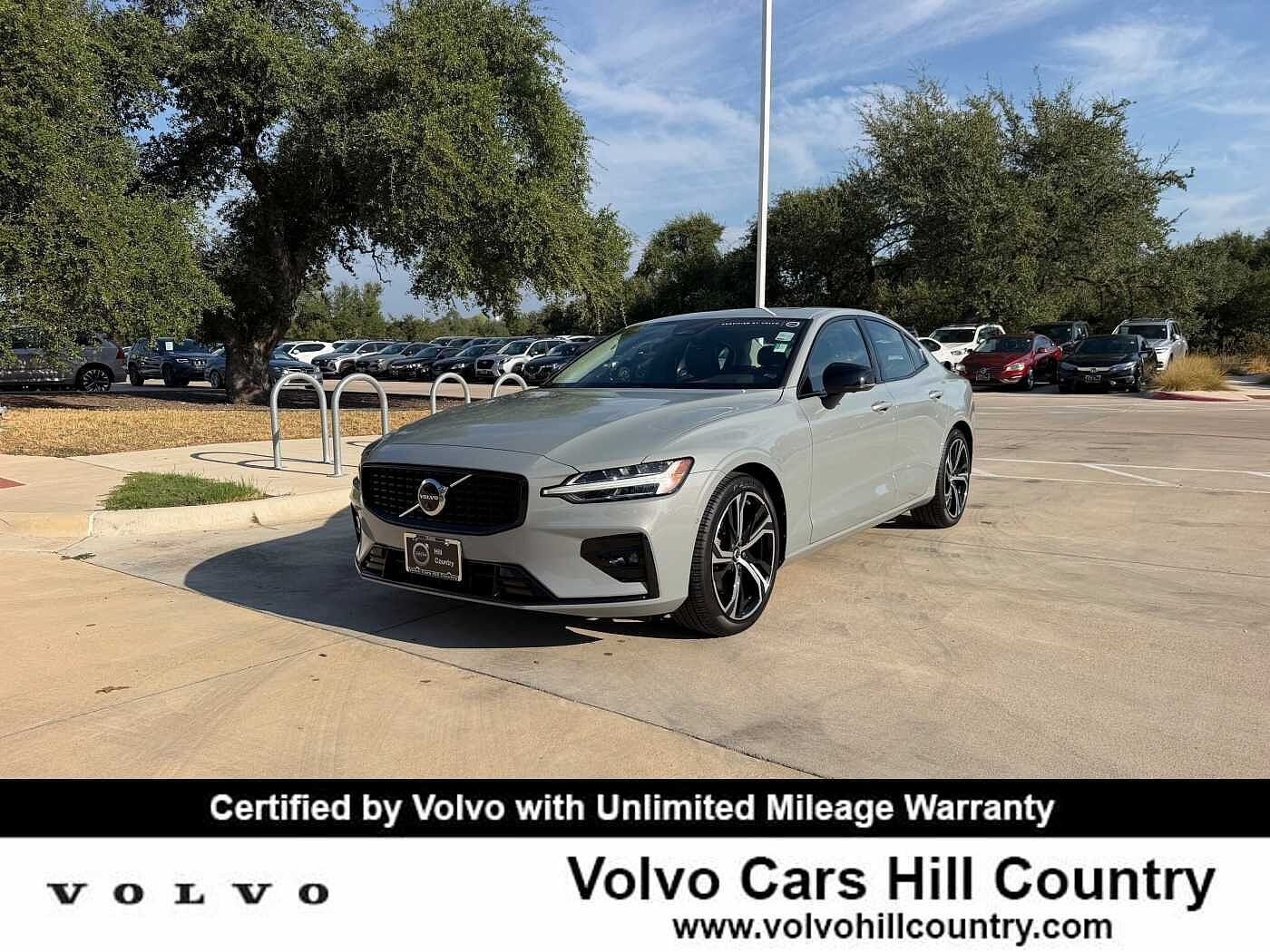 2025 VOLVO S60