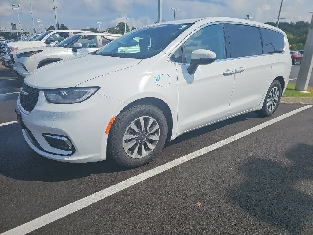 2023 CHRYSLER Pacifica