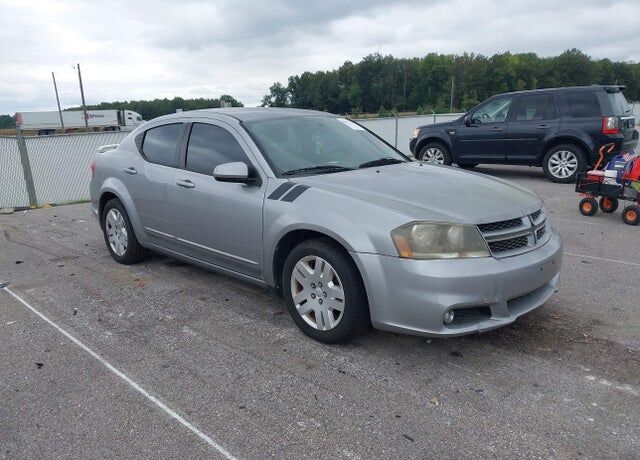 2013 DODGE Avenger