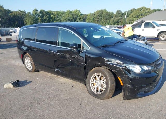 2024 CHRYSLER Voyager