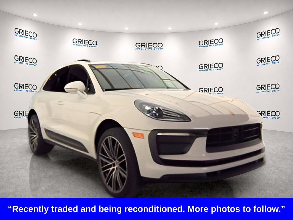 2024 PORSCHE Macan