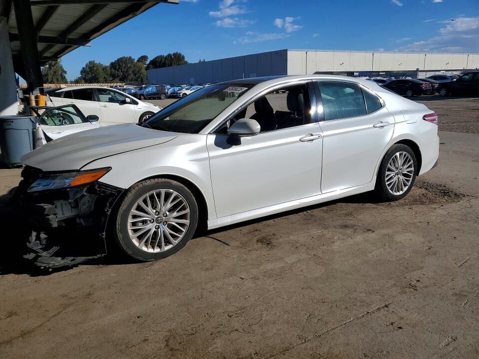 2018 TOYOTA Camry