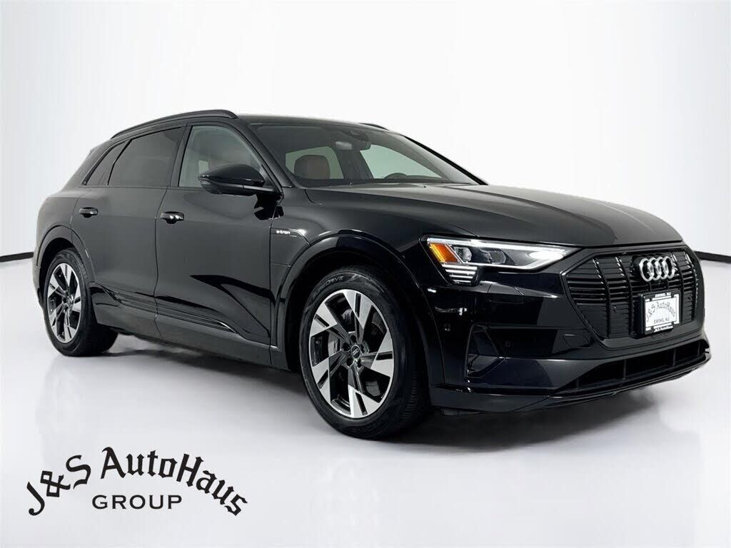 2022 AUDI e-tron