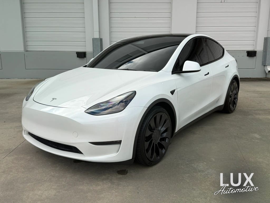 2023 TESLA Model Y