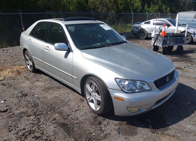 2002 LEXUS IS