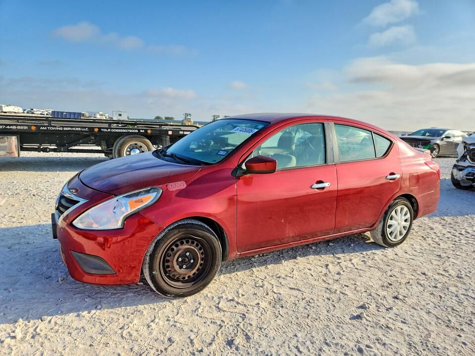 2016 NISSAN Versa