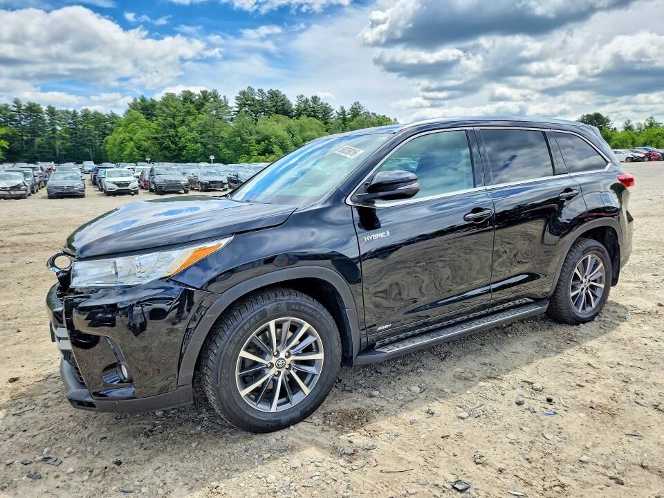 2017 TOYOTA Highlander