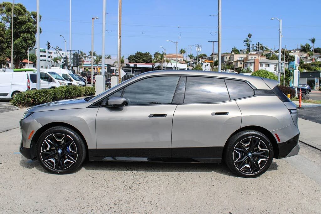 2024 BMW iX