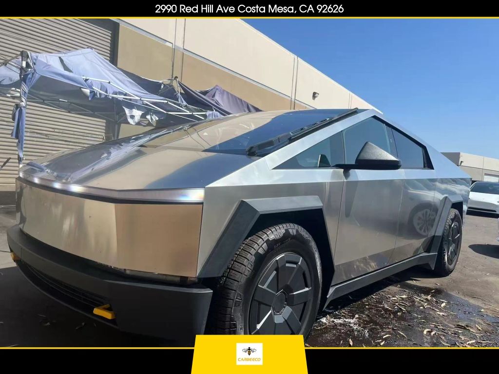 2025 TESLA Cybertruck