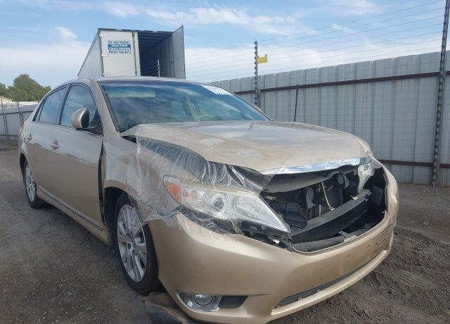 2012 TOYOTA Avalon