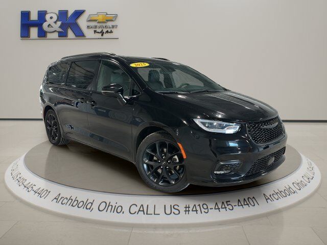 2025 CHRYSLER Pacifica