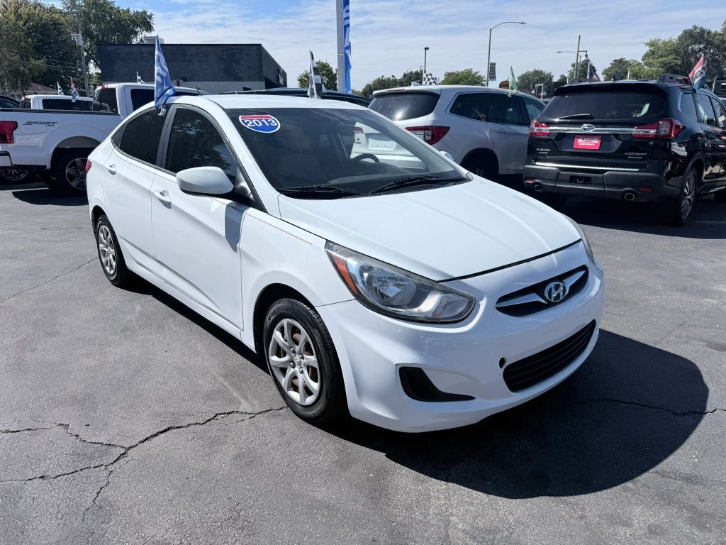 2013 HYUNDAI Accent