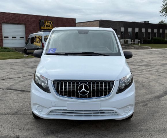2019 Mercedes-Benz METRIS
