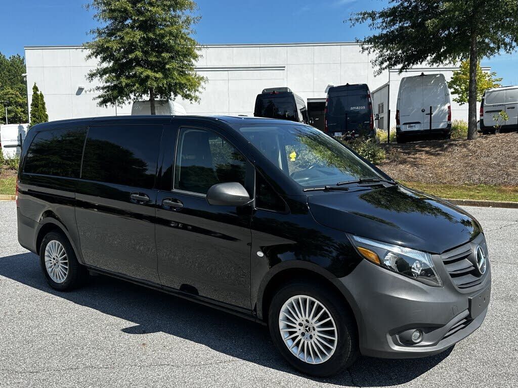2023 Mercedes-Benz METRIS