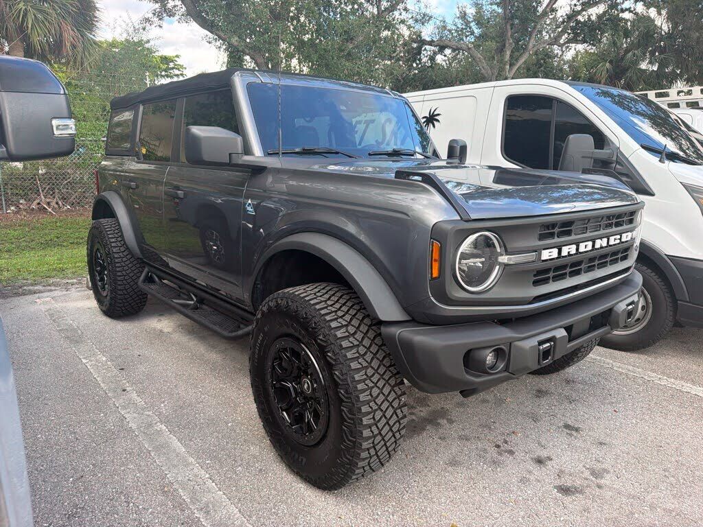 2023 FORD Bronco
