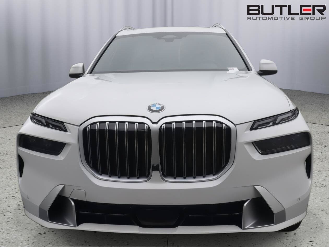 2027 BMW X7