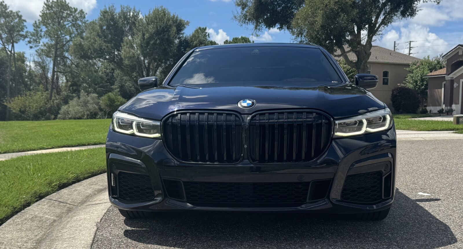 2022 BMW 740i