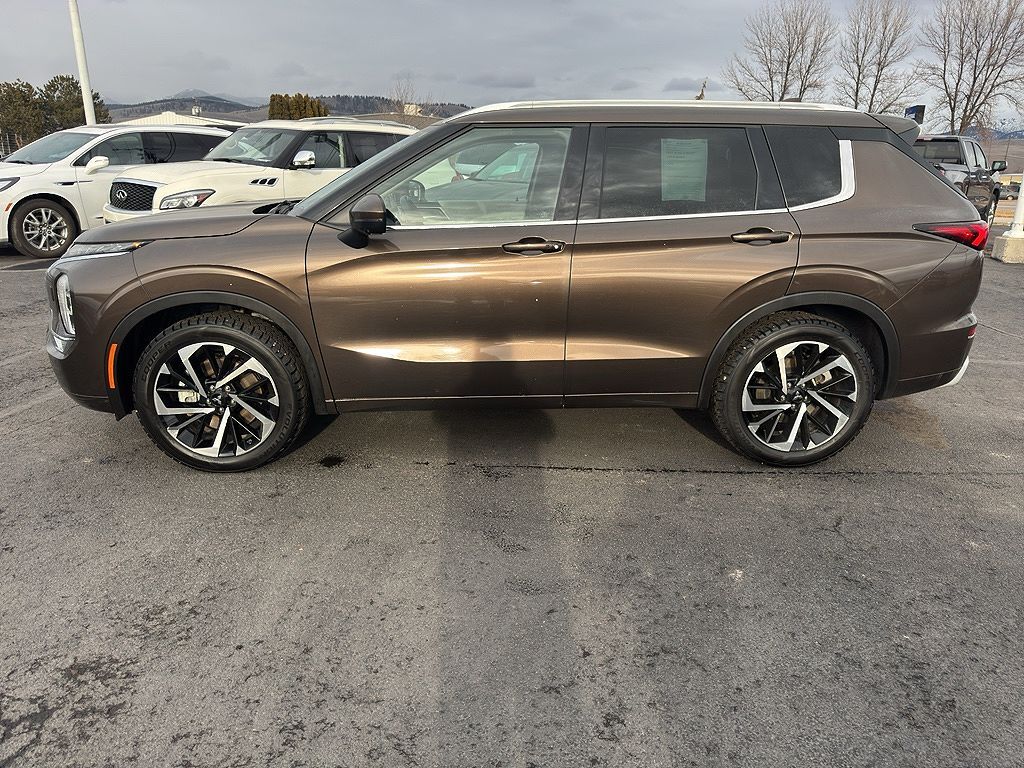 2023 MITSUBISHI Outlander