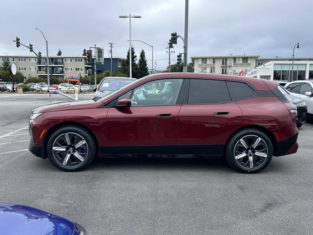 2024 BMW iX