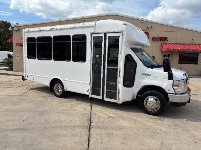 2019 FORD E-350