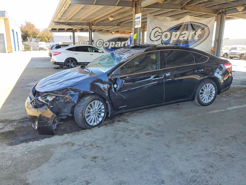 2013 TOYOTA Avalon