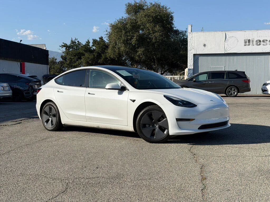 2022 TESLA Model 3