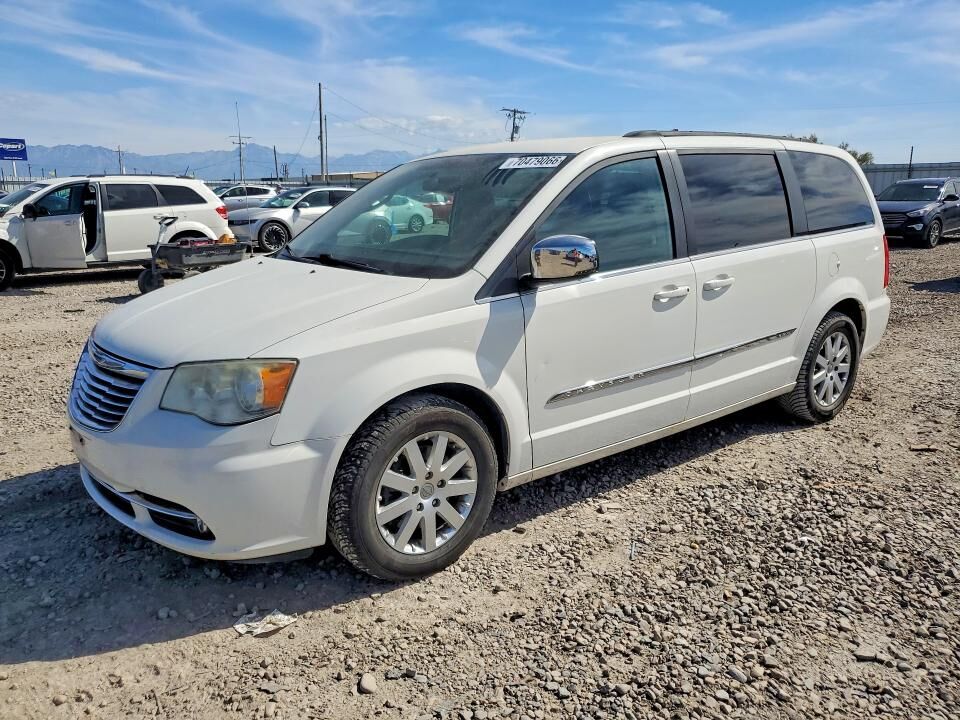 2012 CHRYSLER Town and Country