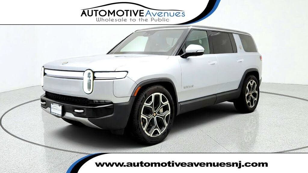 2025 RIVIAN R1S