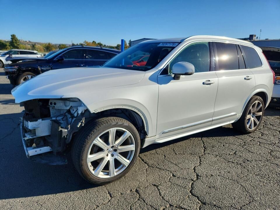 2018 VOLVO XC90