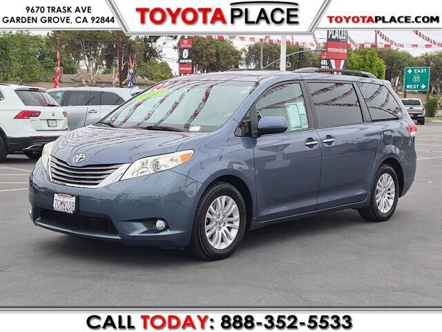 2014 TOYOTA Sienna