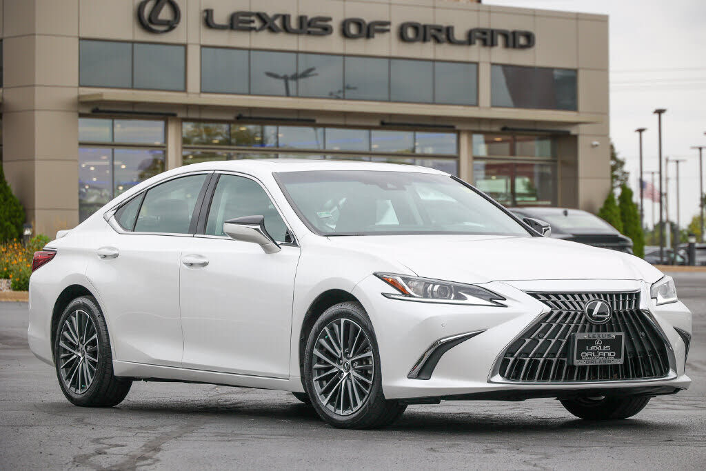 2022 LEXUS ES