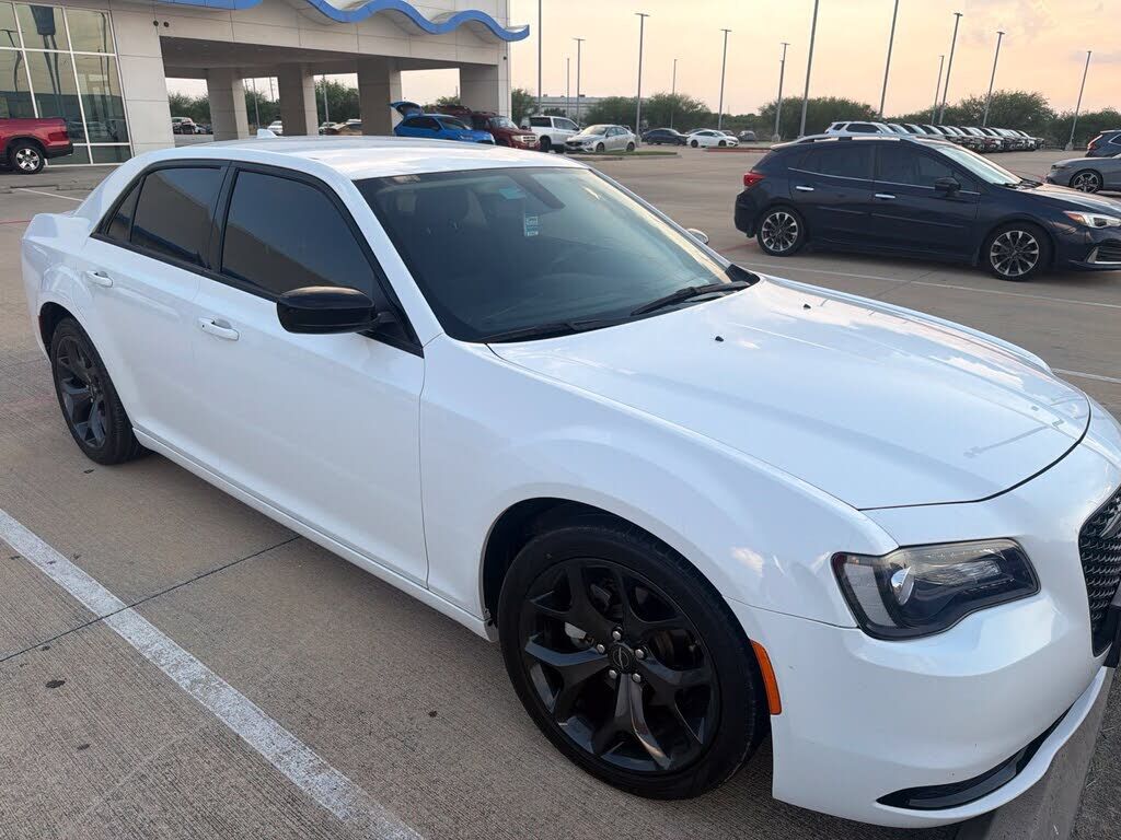 2023 CHRYSLER 300