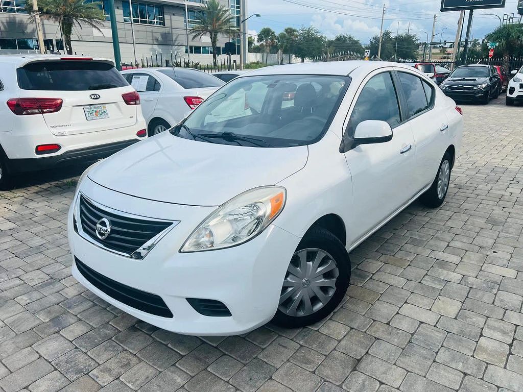 2012 NISSAN Versa