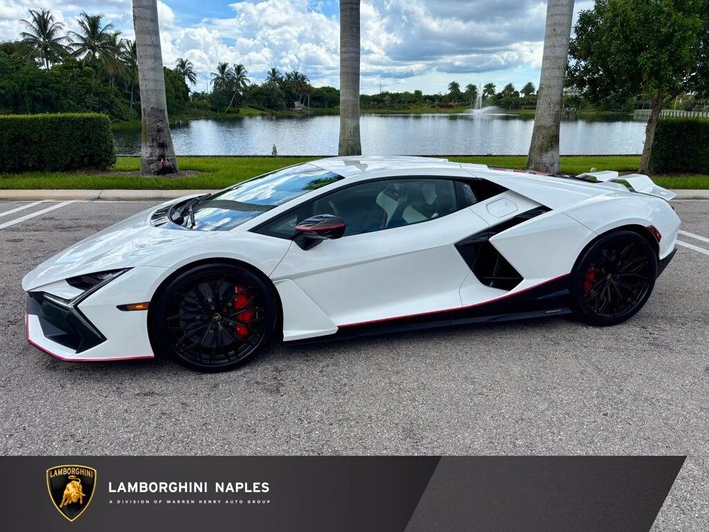 2026 LAMBORGHINI Revuelto