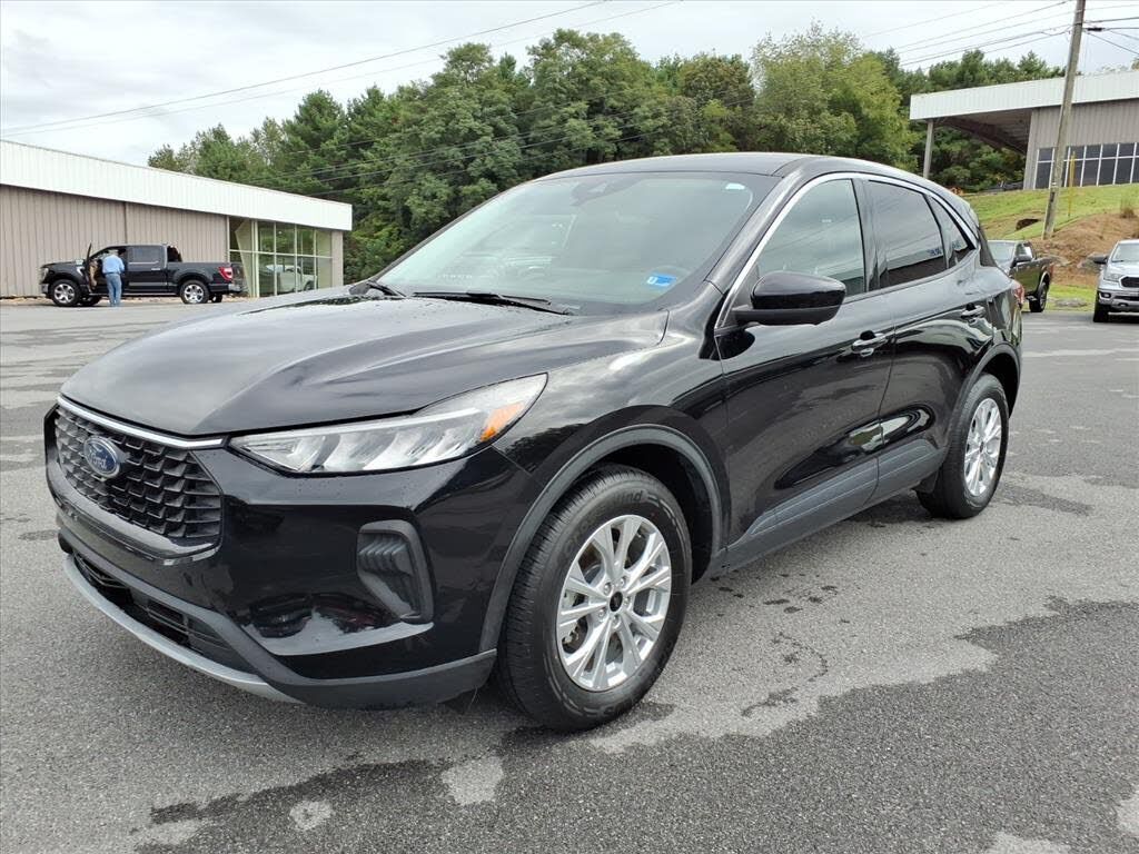 2023 FORD Escape