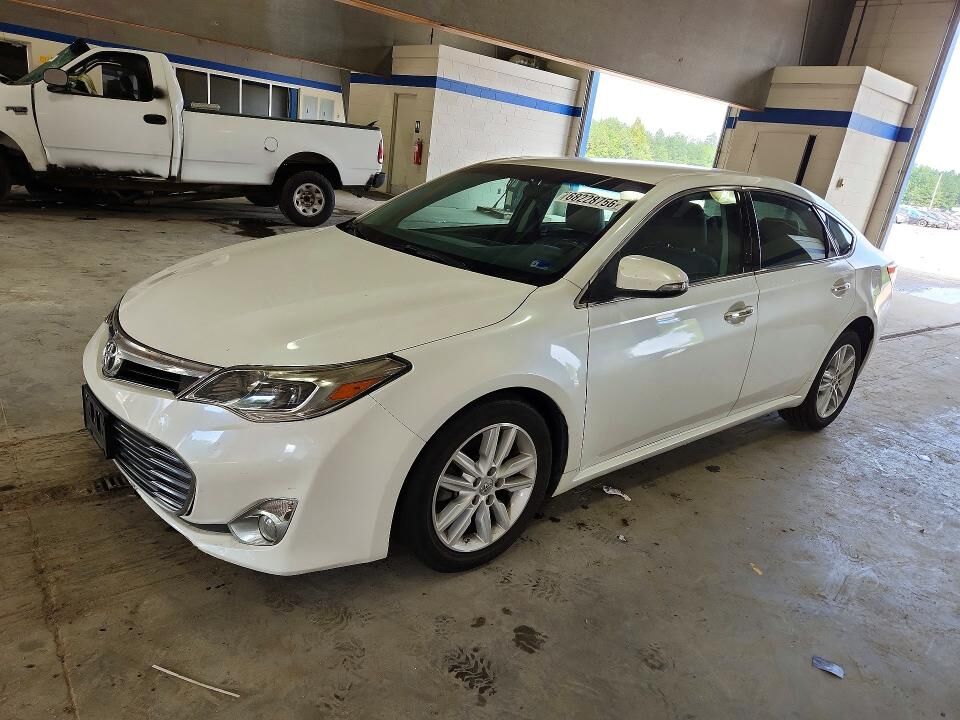 2013 TOYOTA Avalon