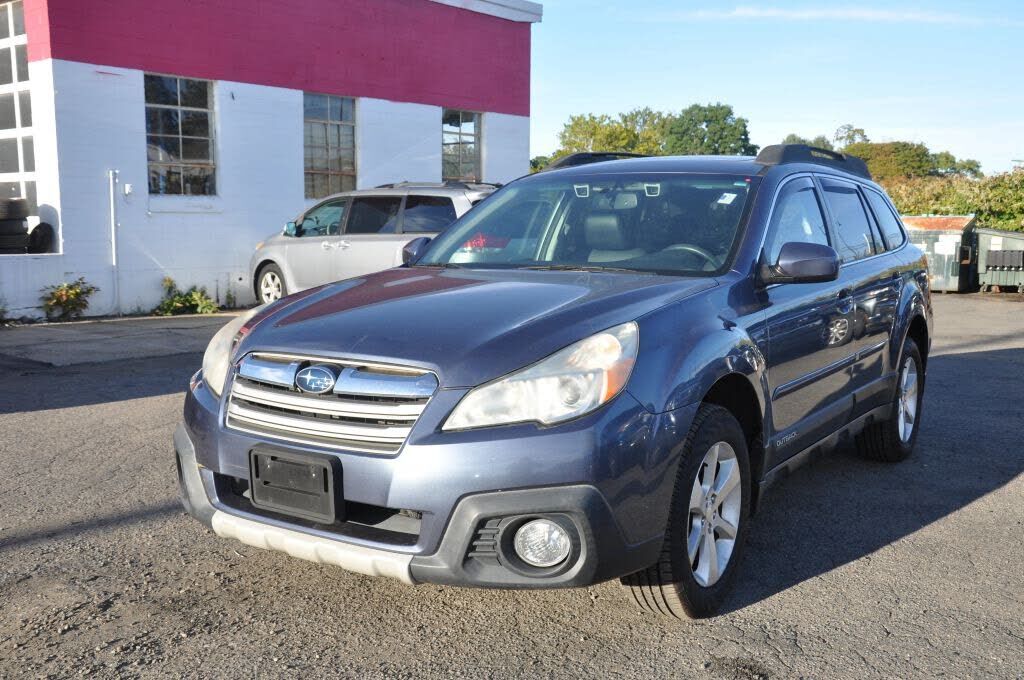 2014 SUBARU Outback