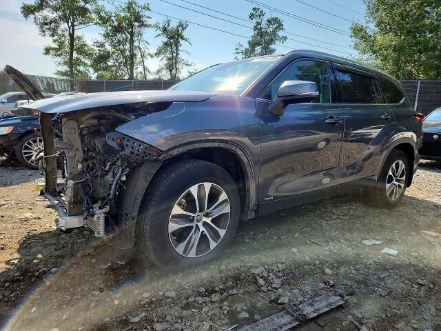 2022 TOYOTA Highlander