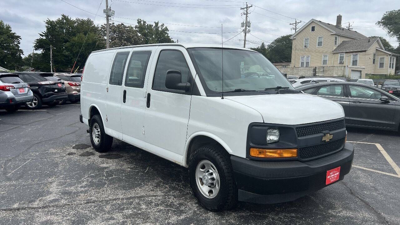 2017 CHEVROLET Express