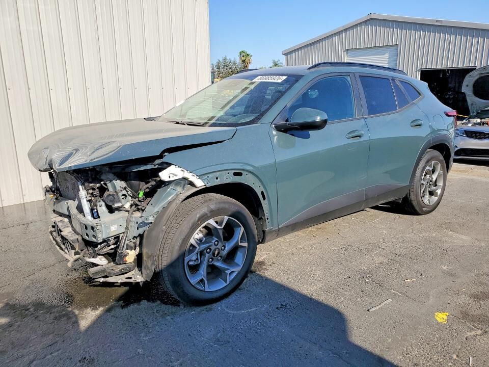 2025 CHEVROLET Trax