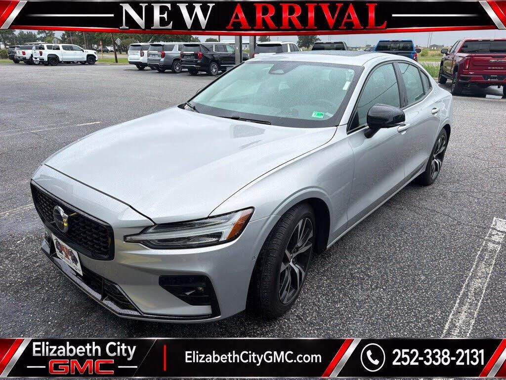 2024 VOLVO S60