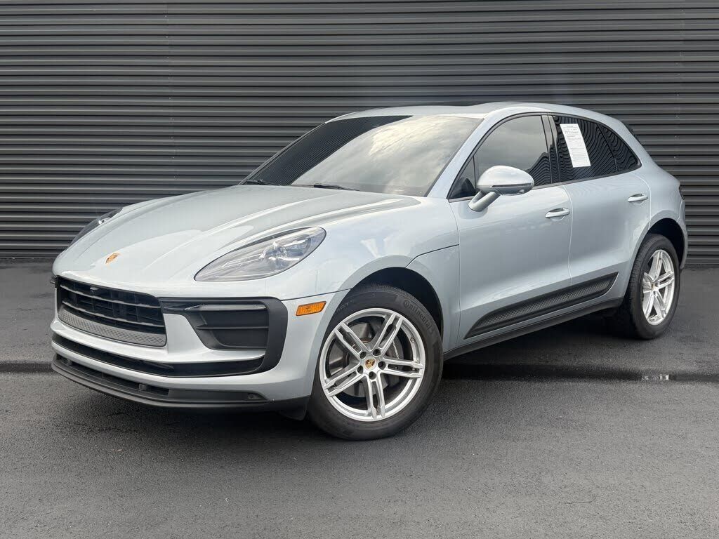 2022 PORSCHE Macan
