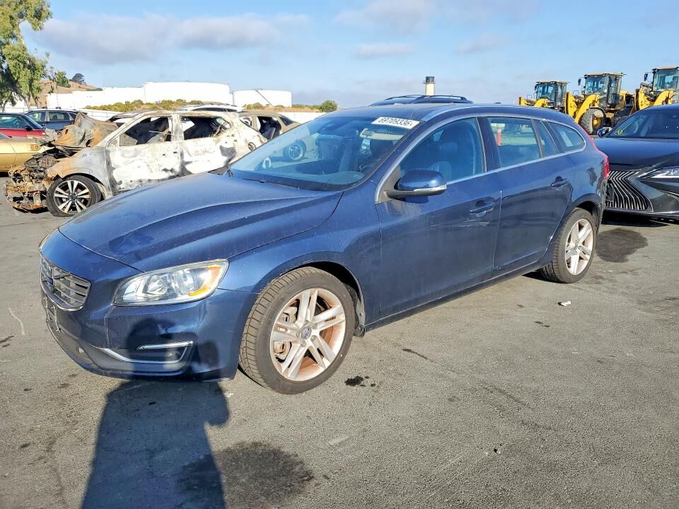 2015 VOLVO V60